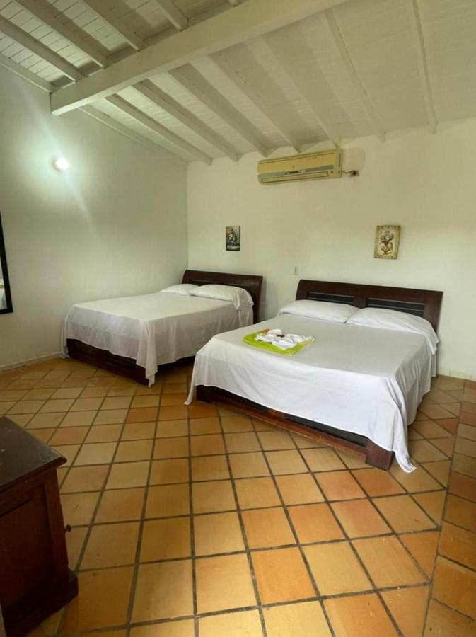 Hotel Candilejas Puerto Berrio エクステリア 写真